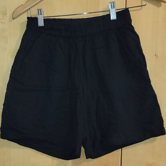 Divided by H&M black elastic waist shorts with pockets size XS - Picture 1 of 4